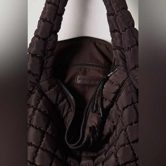 1 LEFT ✨NEW Free People FP Movement Quilted Carryall Bag In Chocolate - Picture 4 of 12
